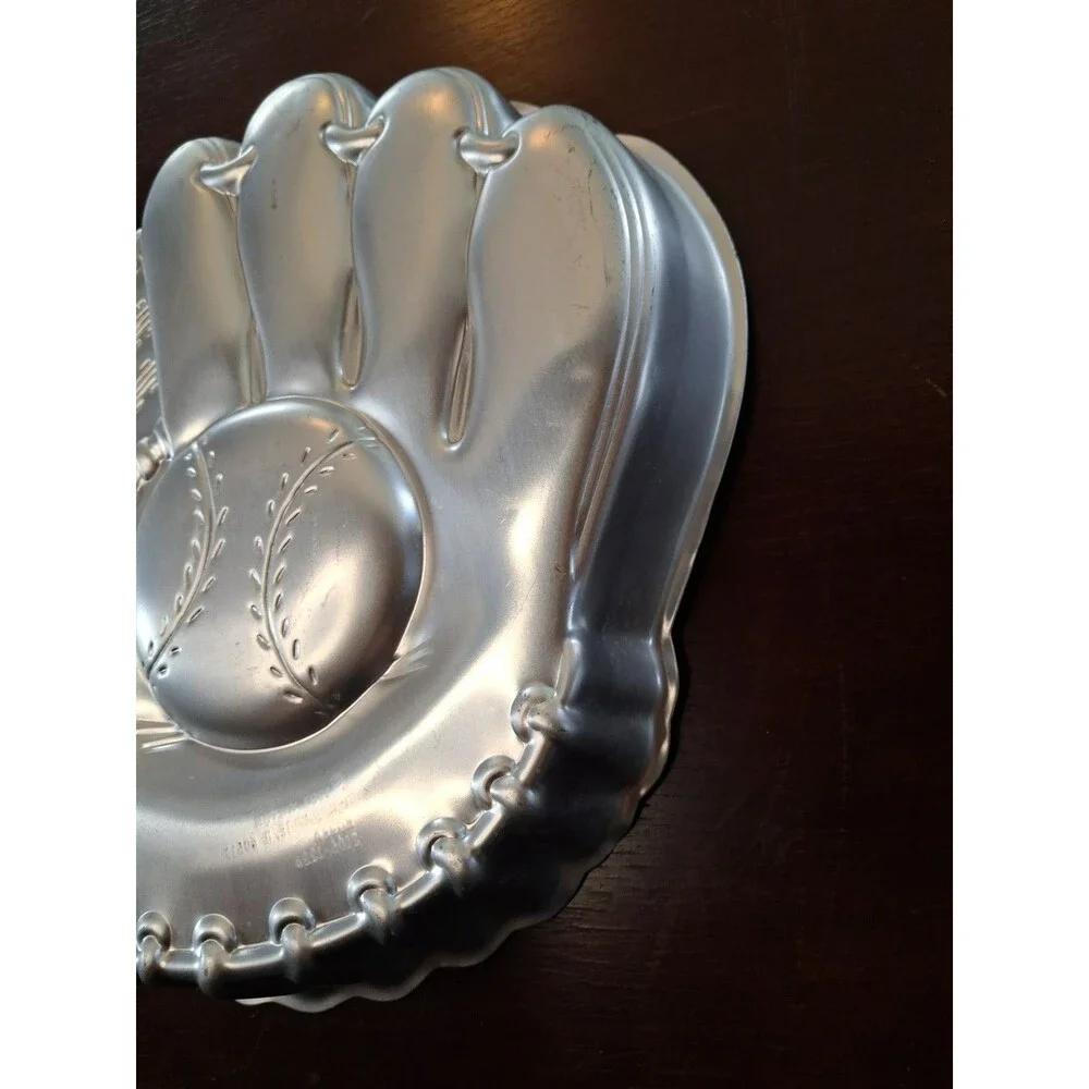 Vintage 1987 Wilton Baseball Glove Cake Pan #2105-1234 Sports Aluminum Mold